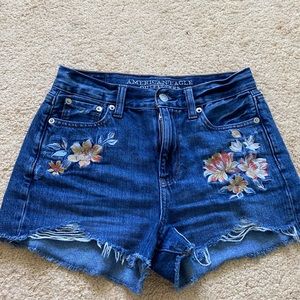 American Eagle floral shorts! size 0!